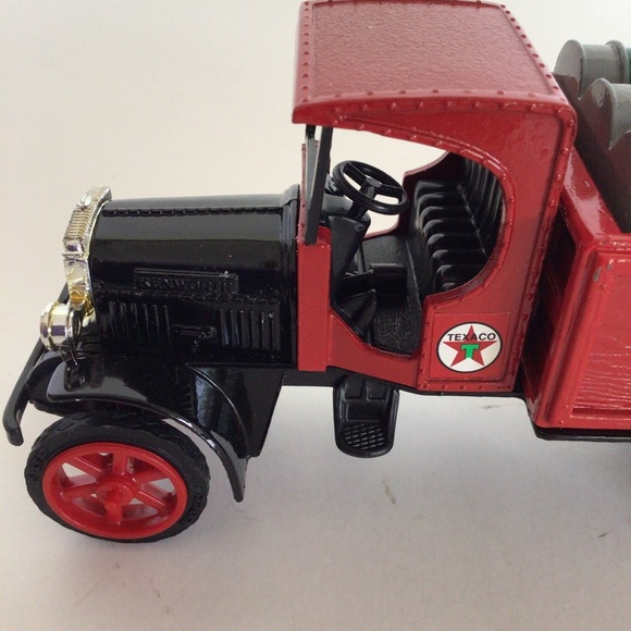 VINTAGE ERTL TEXACO FUEL TRUCK COIN BANK NWT - Picture 5 of 16